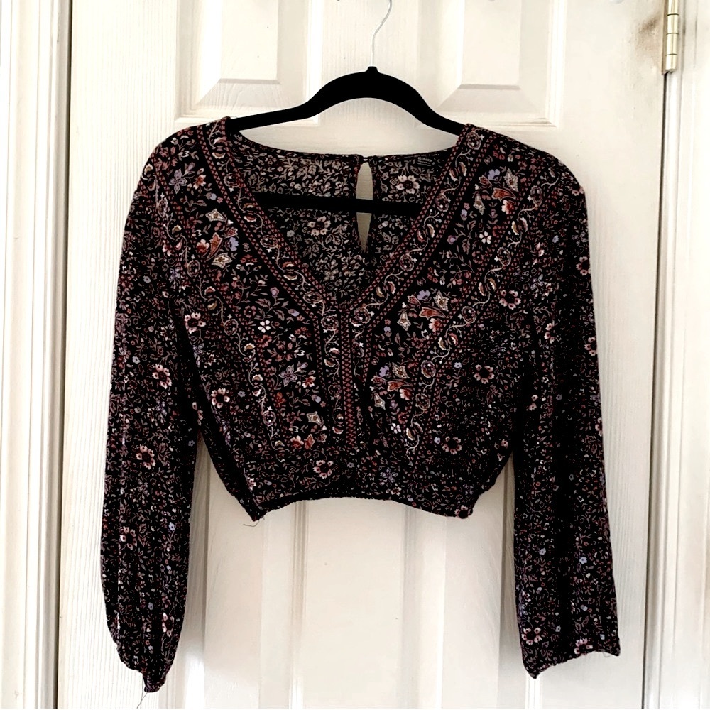 American Eagle Cropped Blouse
